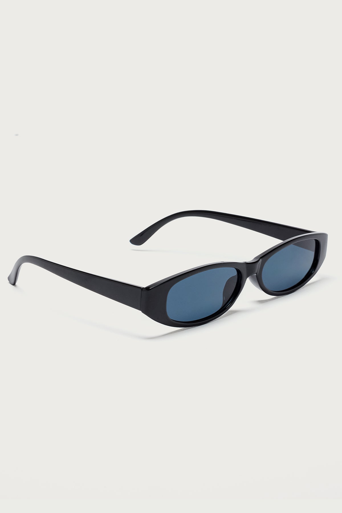 Ikonik Oval Sunglasses - Image 3