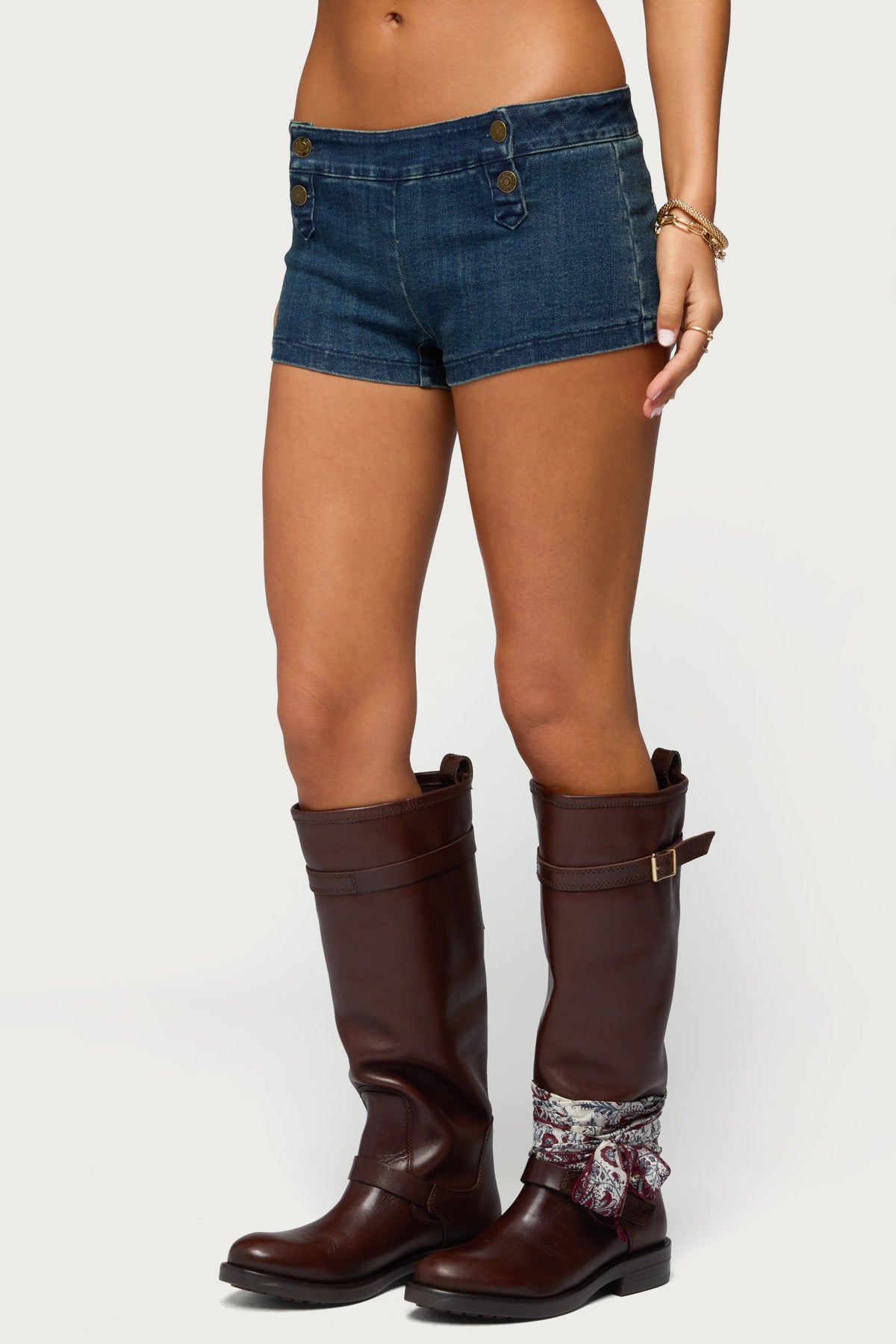 Sashe Stretchy Denim Shorts - Image 3