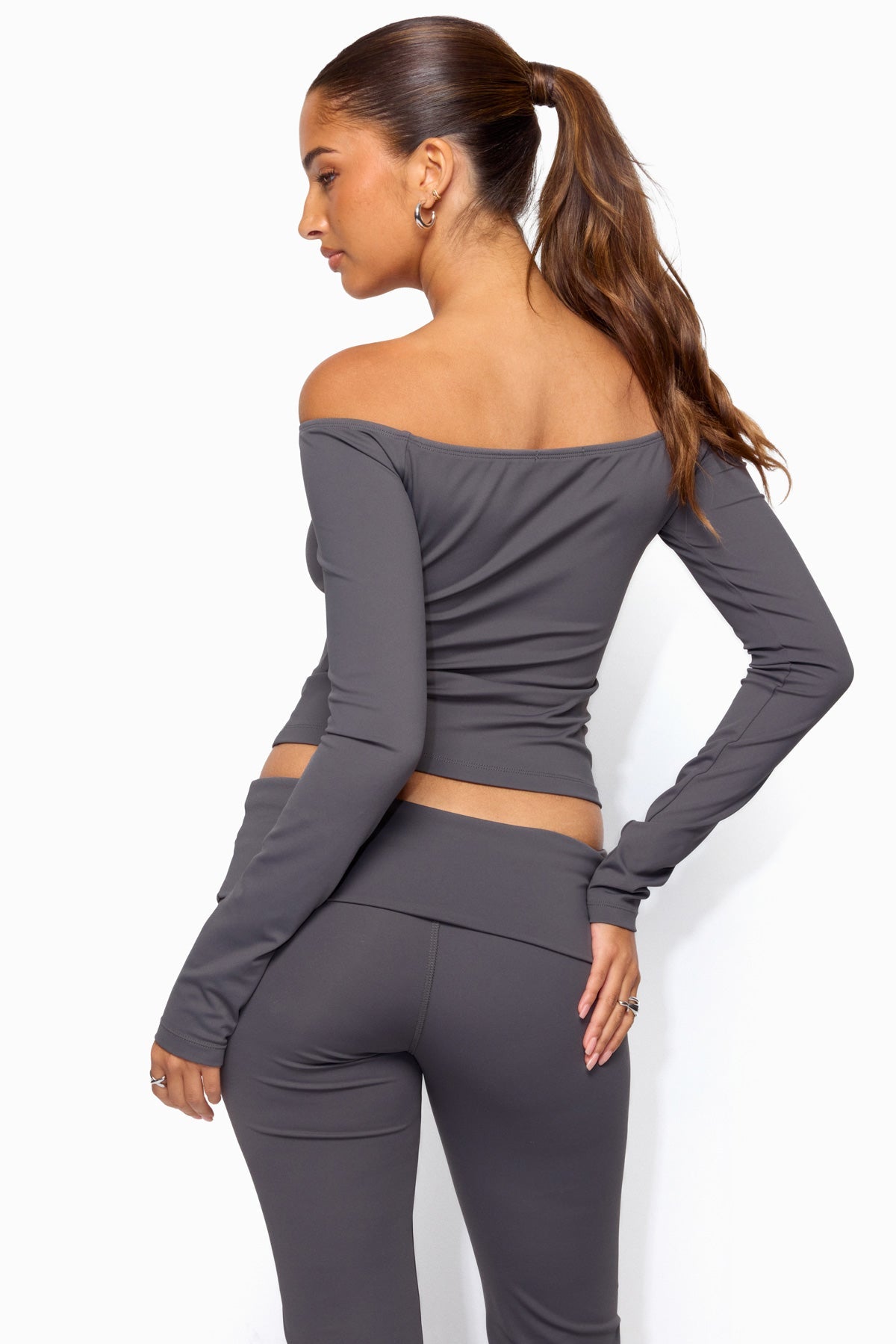 Tezia Off Shoulder Long Sleeve Top - Image 5